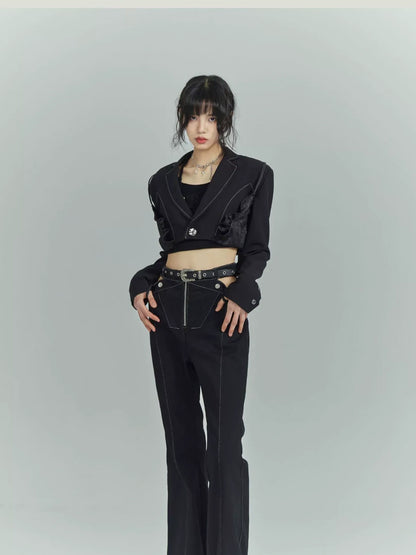 Frustration Garden Cropped Curve Stitch Blazer 
V-neck T-shirt 
Long Sleeve