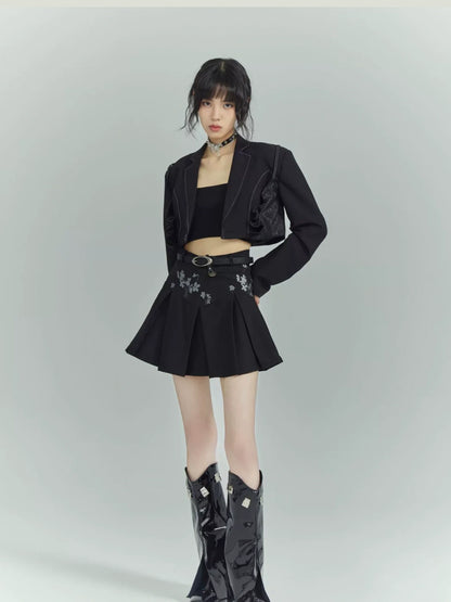 Frustration Garden Cropped Curve Stitch Blazer 
V-neck T-shirt 
Long Sleeve