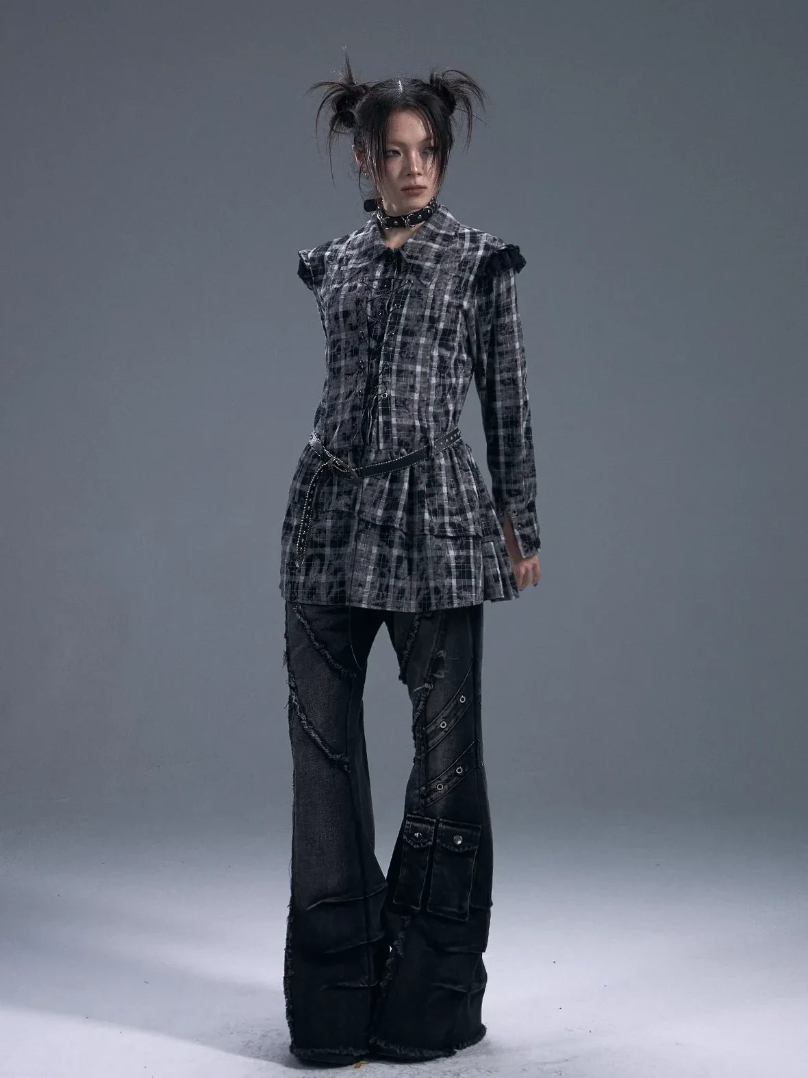 Frustration Garden Heavy Wash Destroyed Flared Jeans