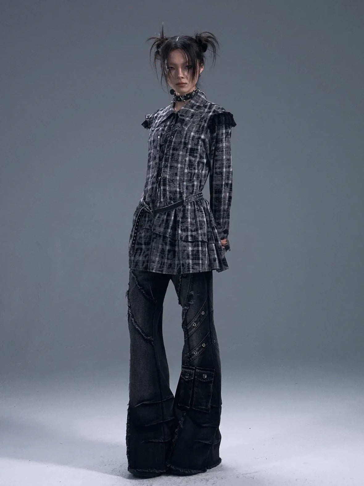 Frustration Garden Heavy Wash Destroyed Flared Jeans