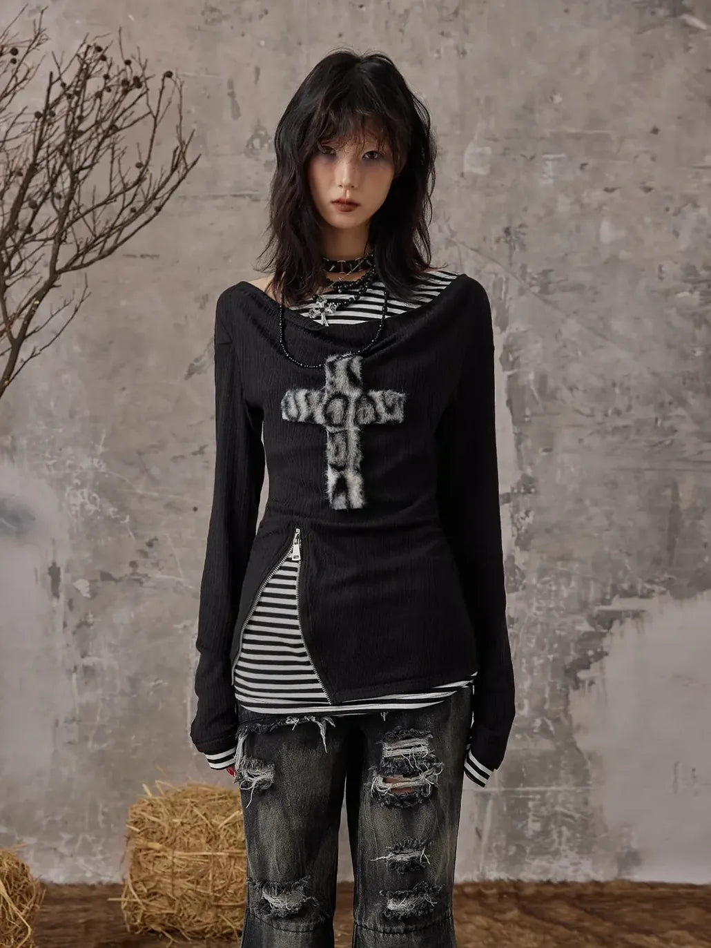 Frustration Garden Leopard Print Cross Knit V-neck T-shirt Long Sleeve