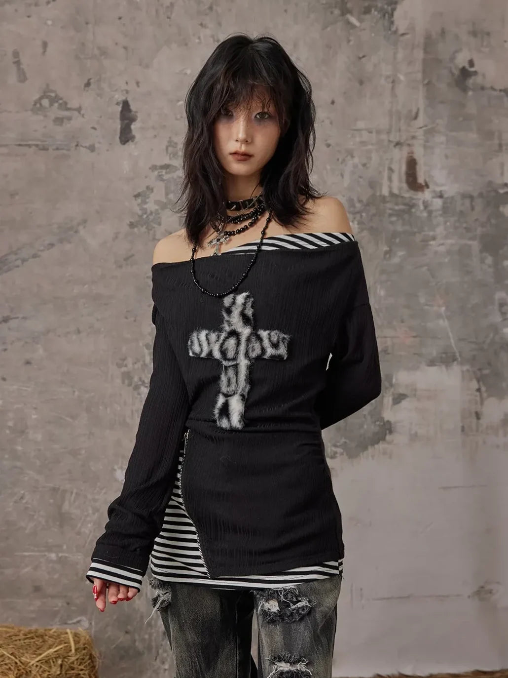 Frustration Garden Leopard Print Cross Knit V-neck T-shirt Long Sleeve