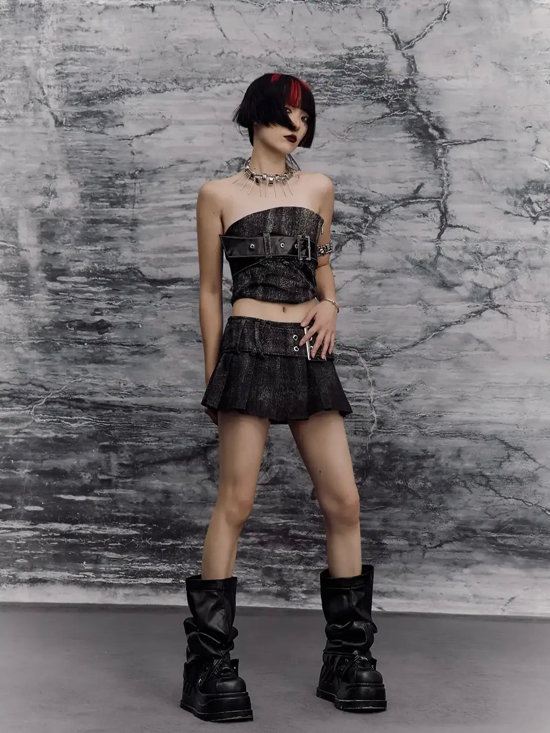 Frustration Garden Punk Stacked Leg Sleeves V-neck T-shirt Long Sleeve