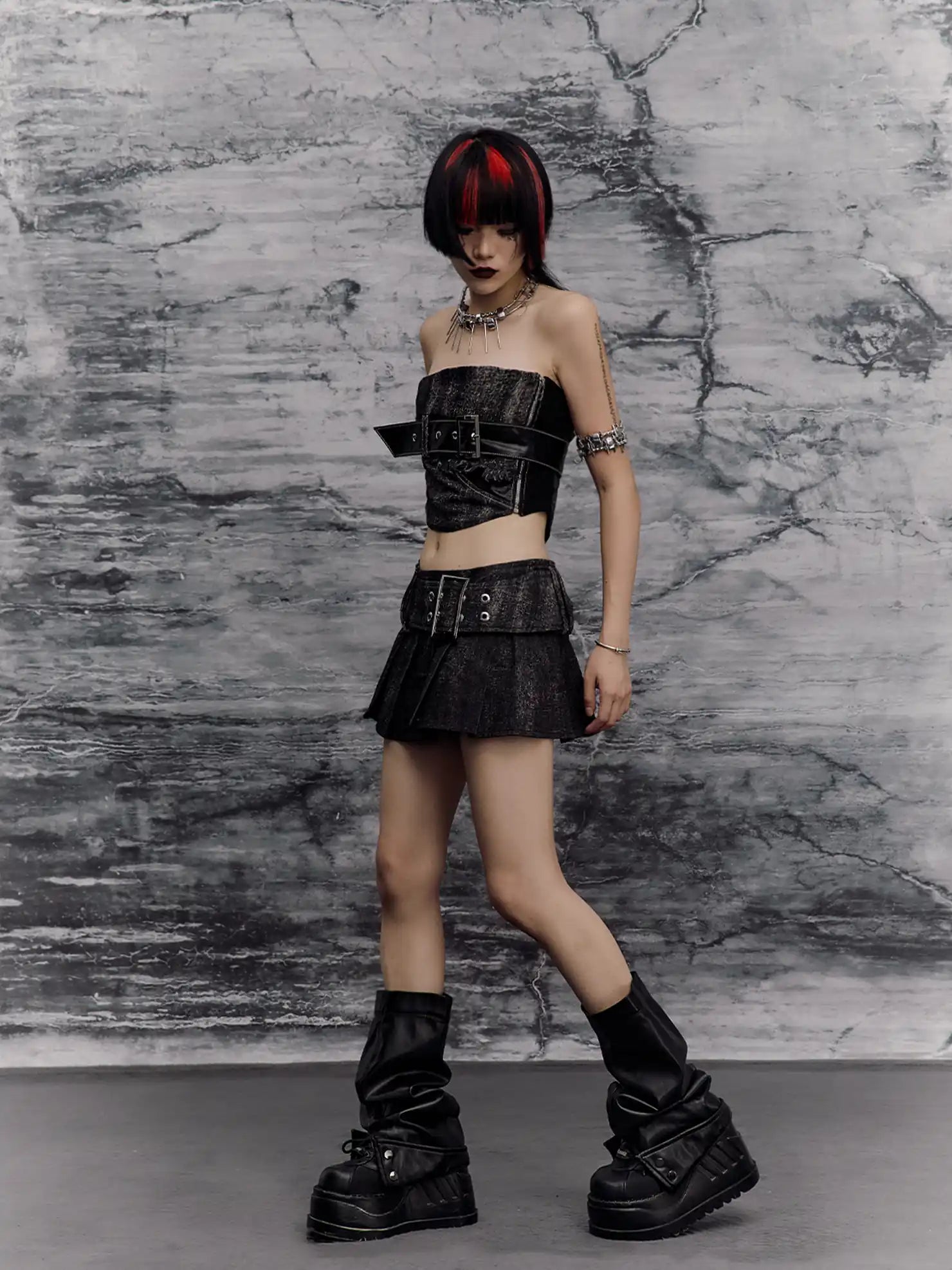 Frustration Garden Punk Stacked Leg Sleeves V-neck T-shirt Long Sleeve