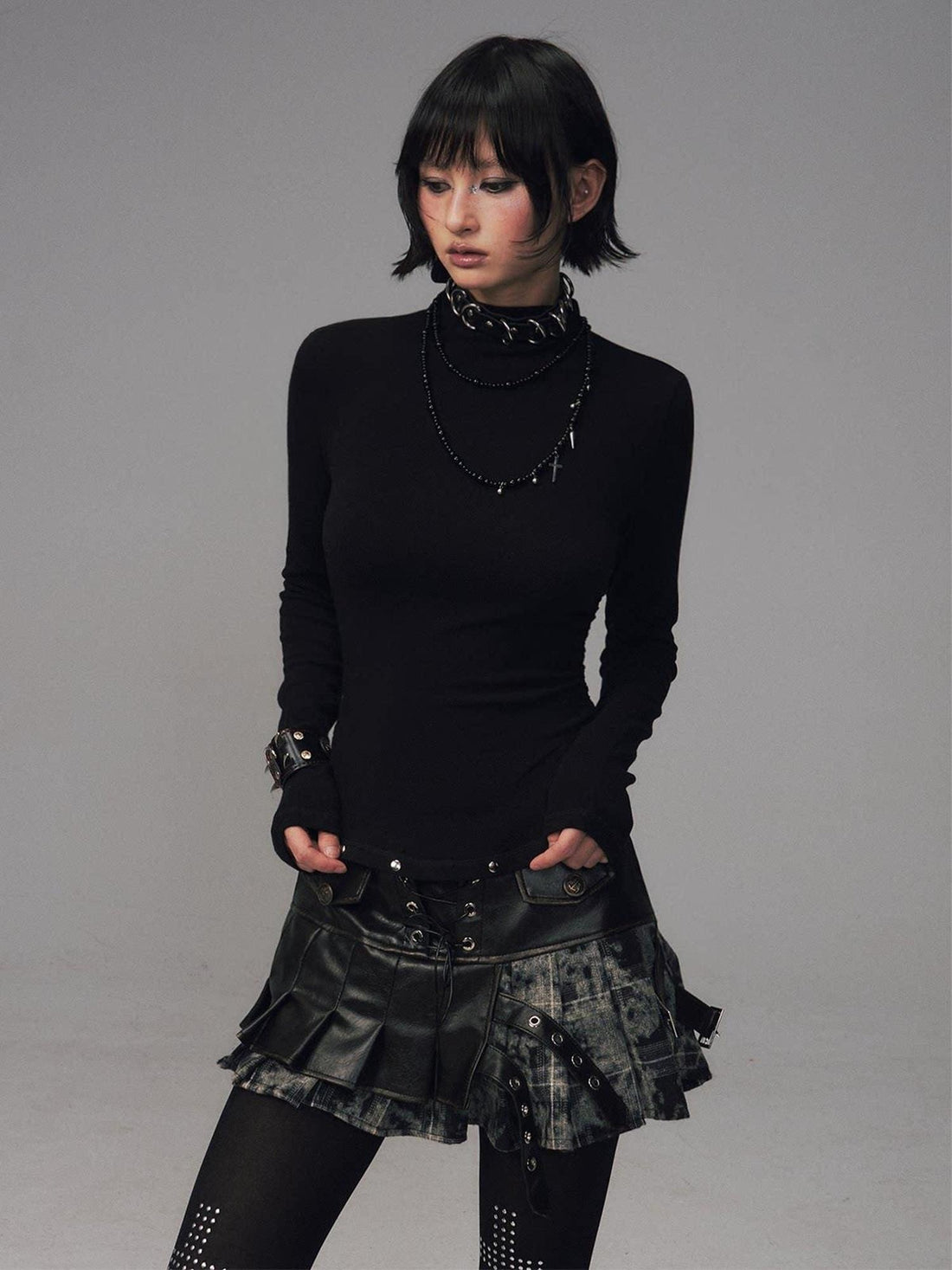 Frustration Garden Soft Warm Thick Minimalist Slim Studded Cinched Waist Long Sleeve Womens T-Shirt