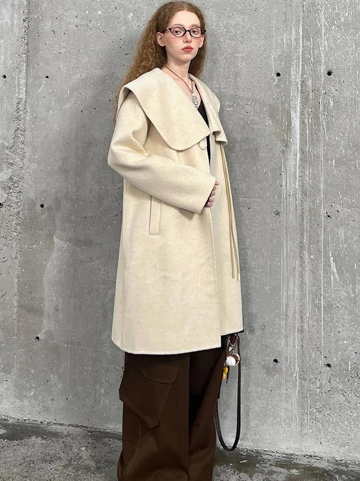 Gallery Girl Oversized Collar Wool Coat With Horn Buttons
