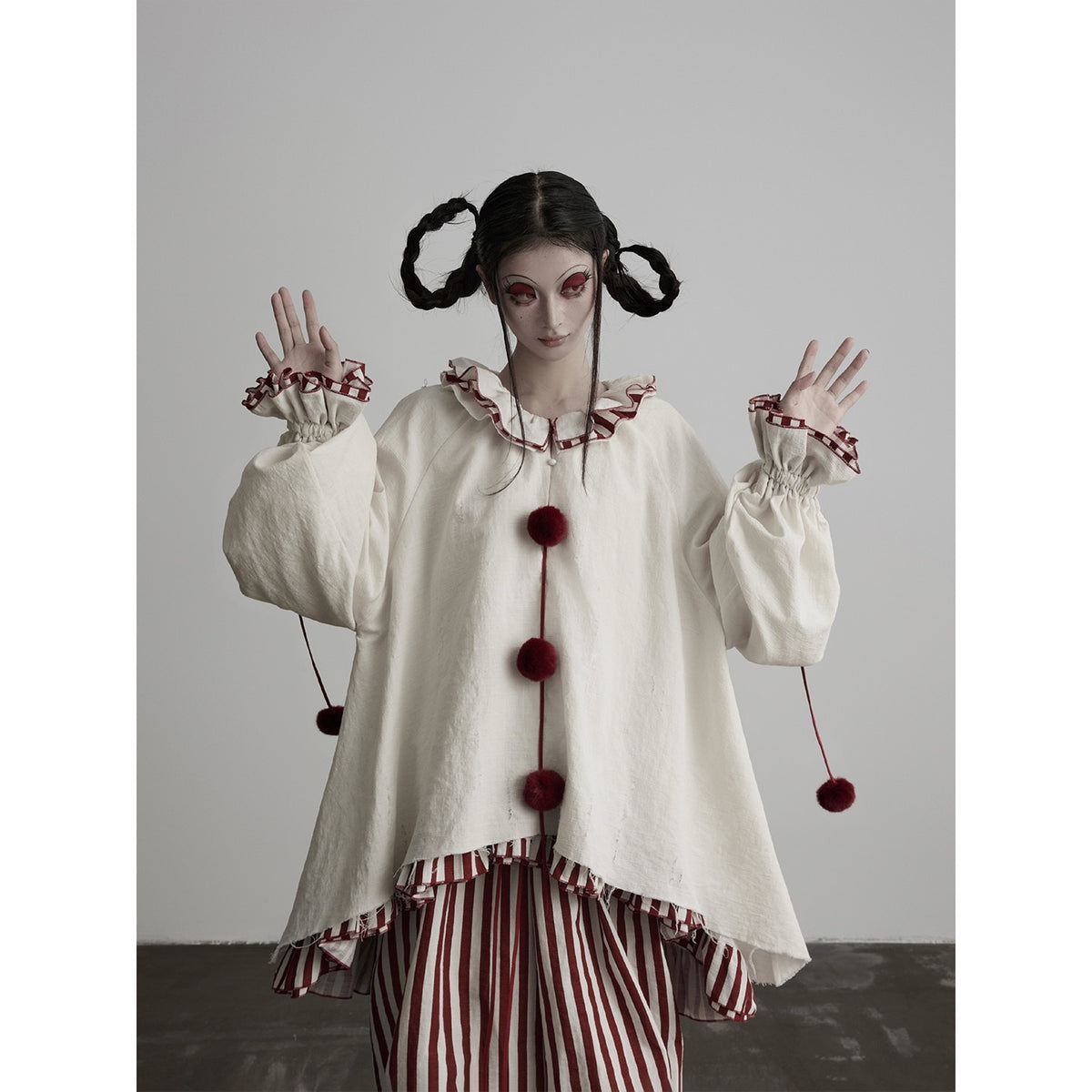 INDULGE_Artistic_Clown_Colorblock_Bubble_Sleeve_Lace_Collar_Women&