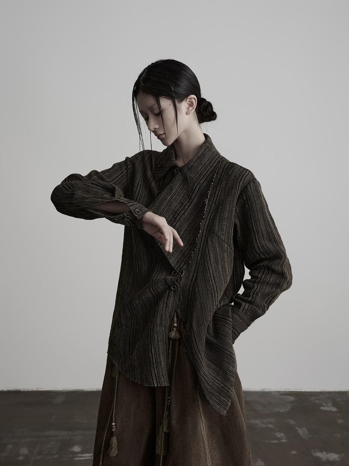 INDULGE Asymmetric Linen Blend Long Sleeve Women&