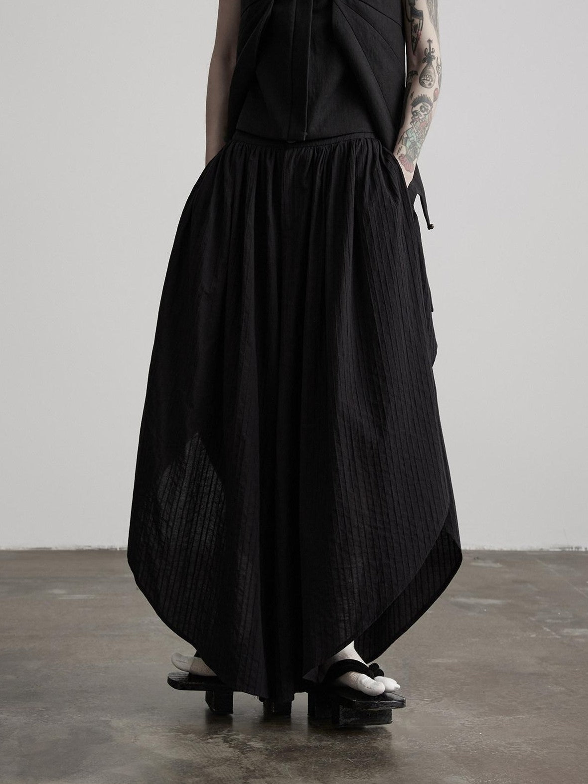 INDULGE Black Asymmetric Oversized High Waist Pockets Women&