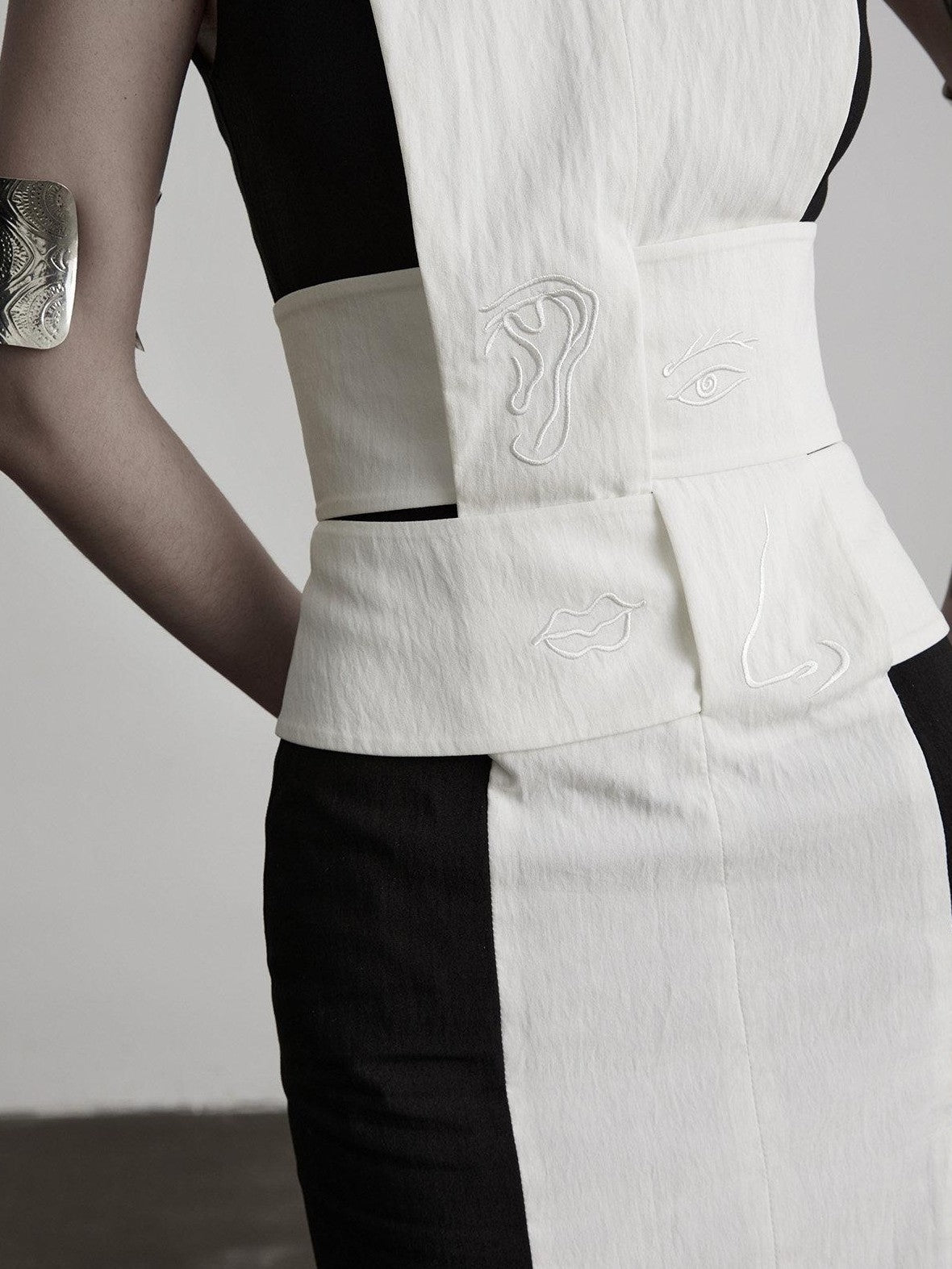 INDULGE Black Embroidered Waist Cinched Structured Women&