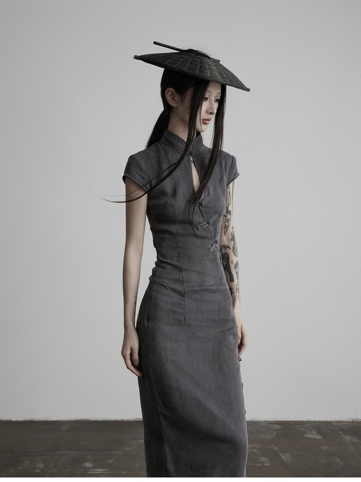 INDULGE Dark Embroidered Stand Collar Cutout Waist Women&