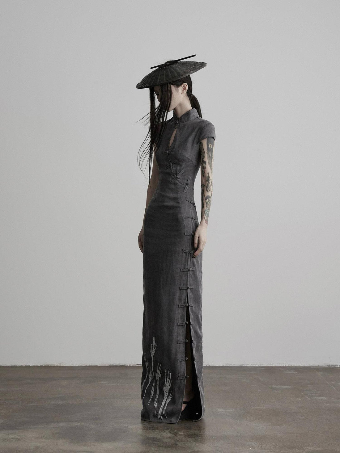 INDULGE Dark Embroidered Stand Collar Cutout Waist Women&