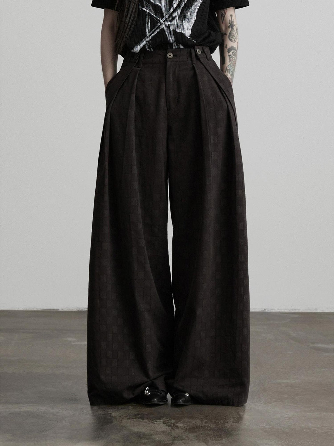 INDULGE Dark Plaid Pockets Sculpted Cut Women&