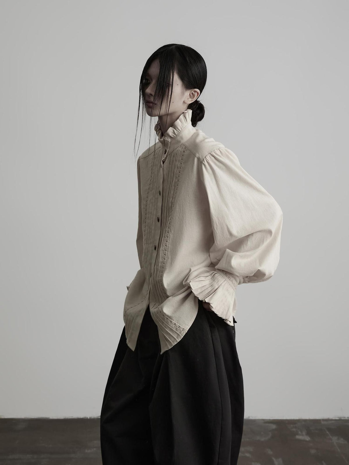 INDULGE Ruffle Stand Collar Pintuck Cotton Linen Women&