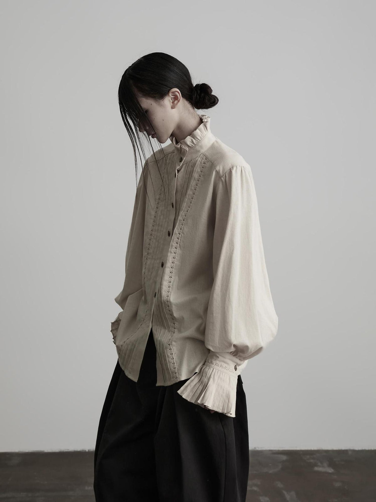 INDULGE Ruffle Stand Collar Pintuck Cotton Linen Women&