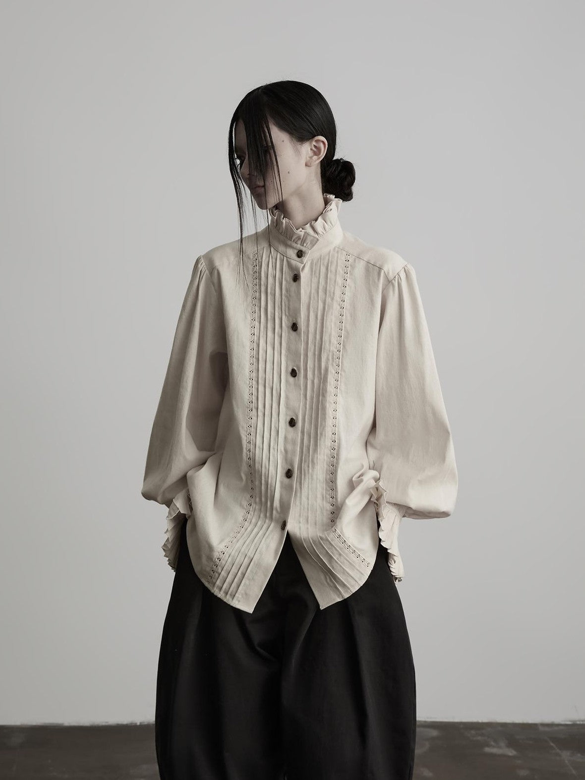 INDULGE Ruffle Stand Collar Pintuck Cotton Linen Women&