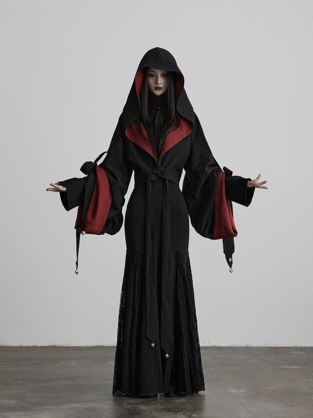 INDULGE Shape Retaining Hooded Gothic Colorblock Tie Front One Size Black Cape Coats
