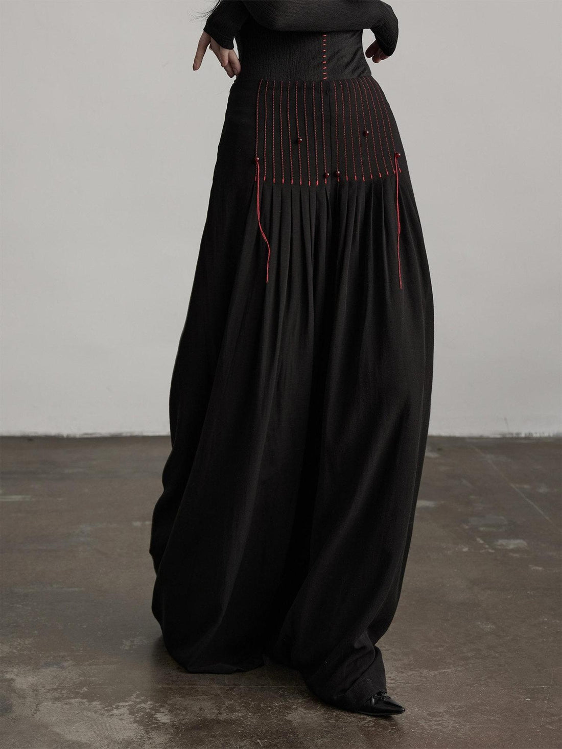 INDULGE Shape Retaining Relaxed Pleated Waist Solid Black Wide-Leg Pants