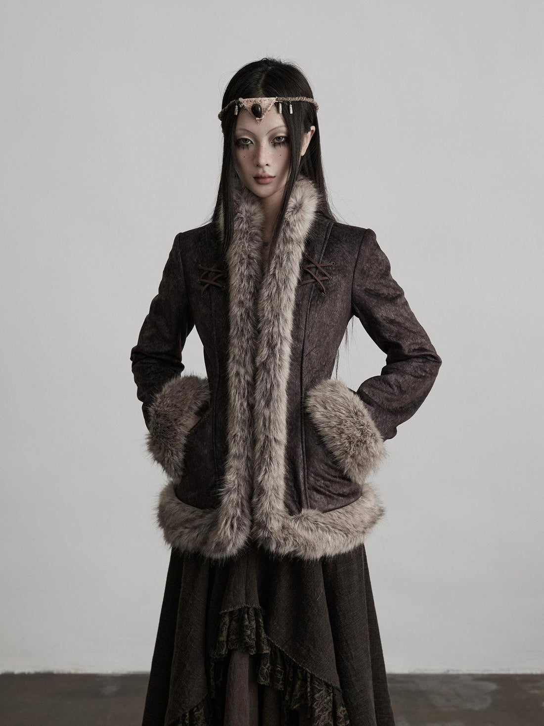 INDULGE Warm Thick Polyester Elegant Fur Collar Side Seam Pockets Women Cropped Jackets