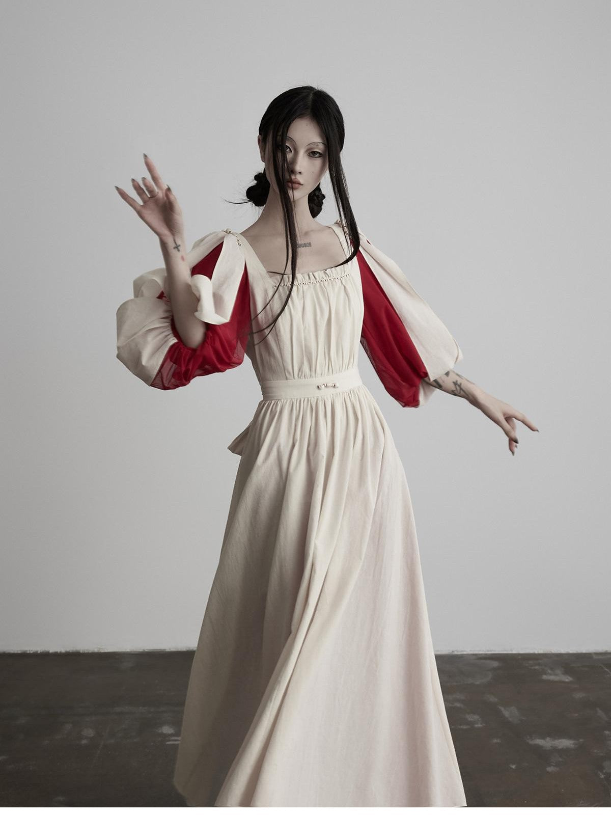 INDULGE White Spliced Square Neck Cinched Waist Women&