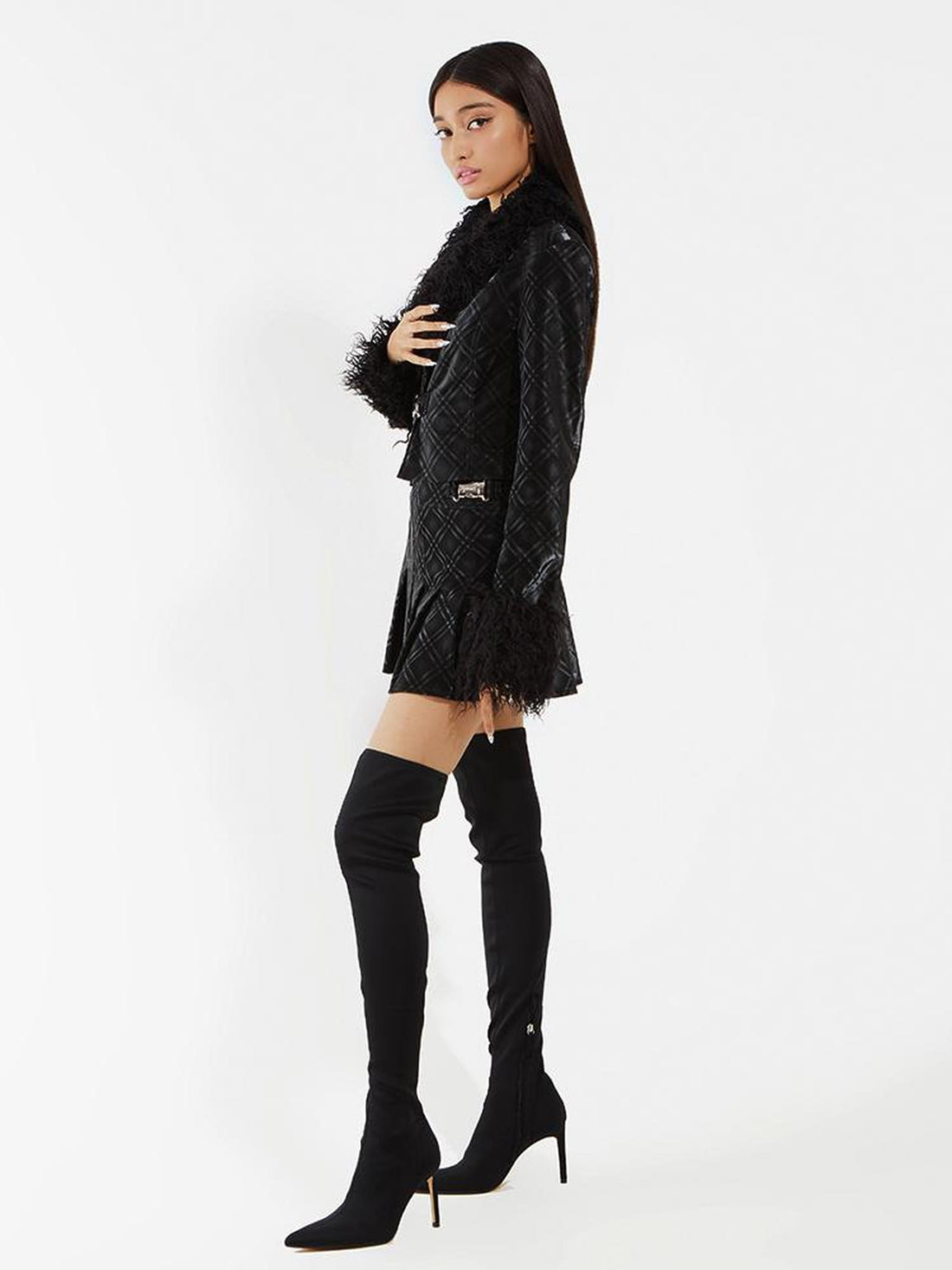 JYOSEI Black Grid Leather Set With Detachable Collar