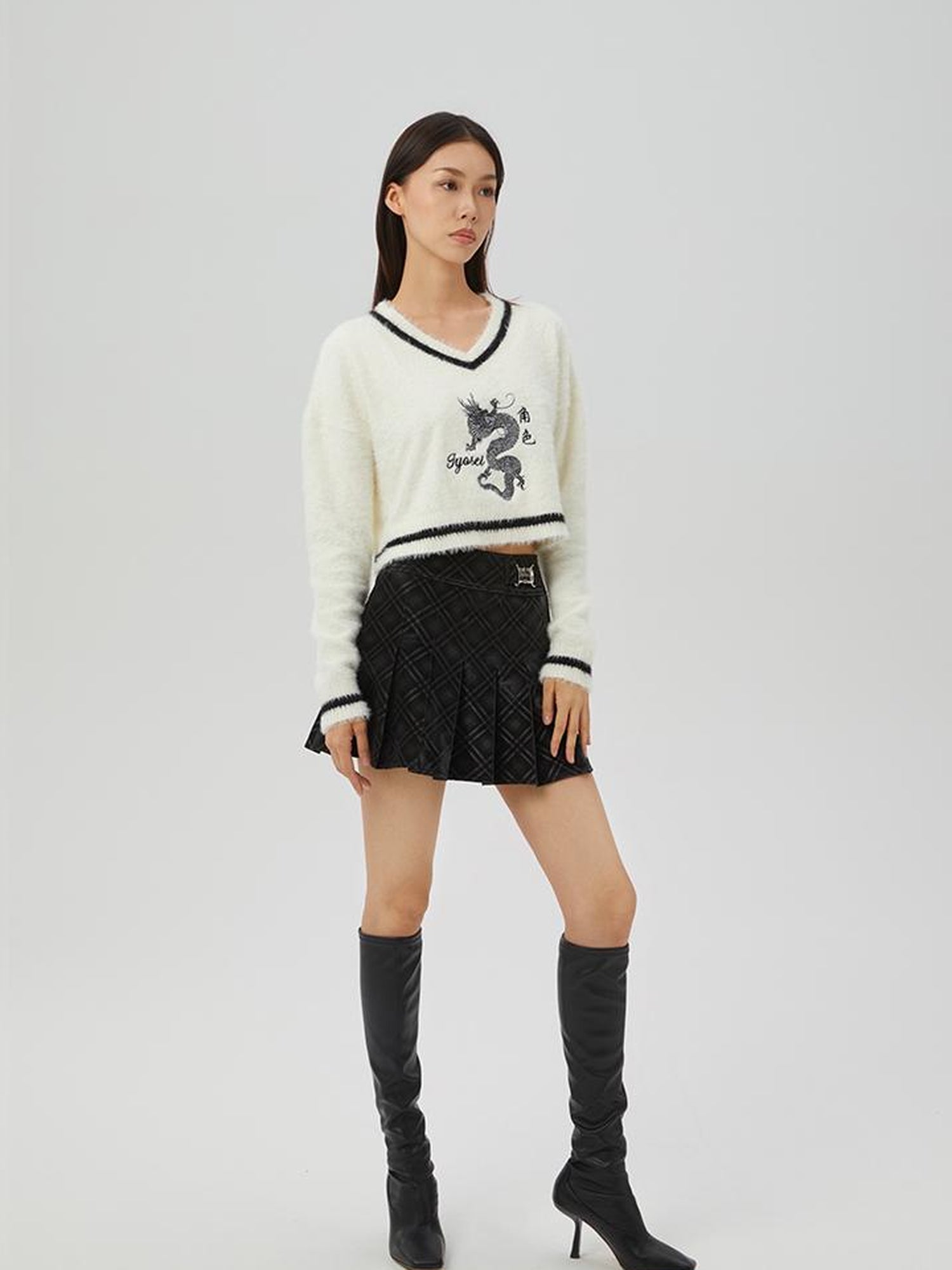 JYOSEI Embroidered V-Neck Dragon Sweater Women Spring Top Black White