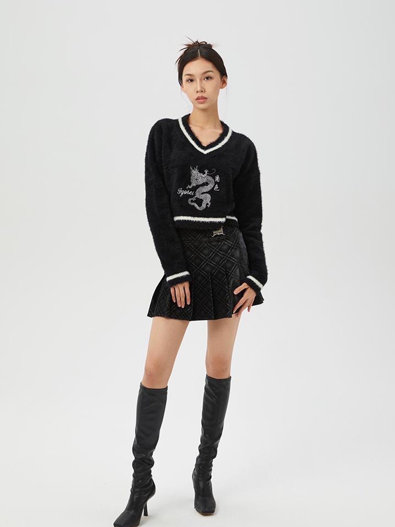 JYOSEI Embroidered V-Neck Dragon Sweater Women Spring Top Black White