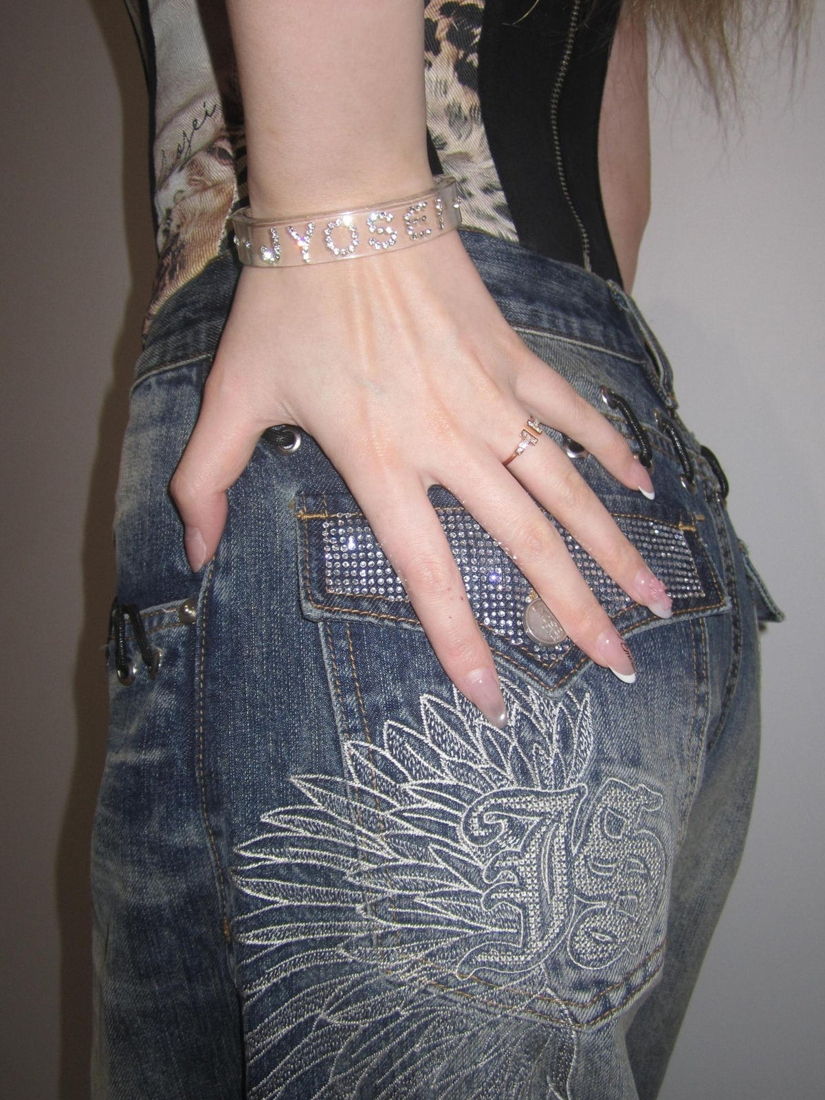 JYOSEI Narrow Transparent Acrylic Diamond Inlaid Open Cuff Women&