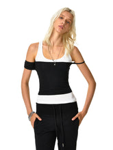 Kvkv Black And White Irregular Sleeves Fake Two Piece Vest 23