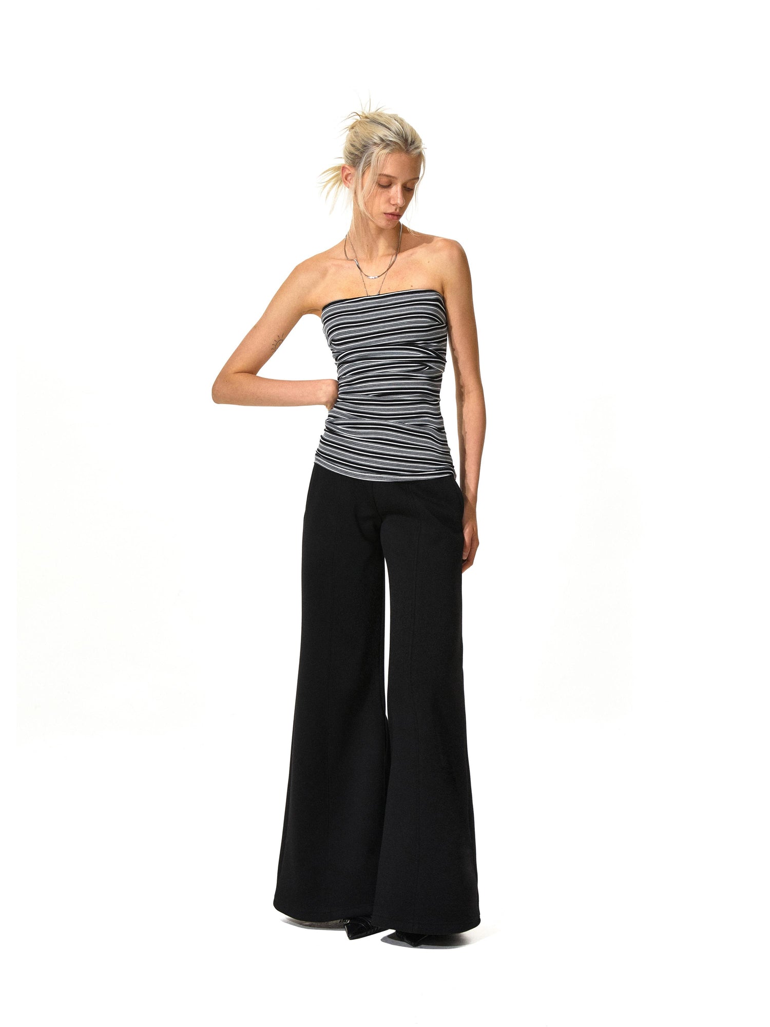 Kvkv Black And White Irregular Stripe Strapless 17