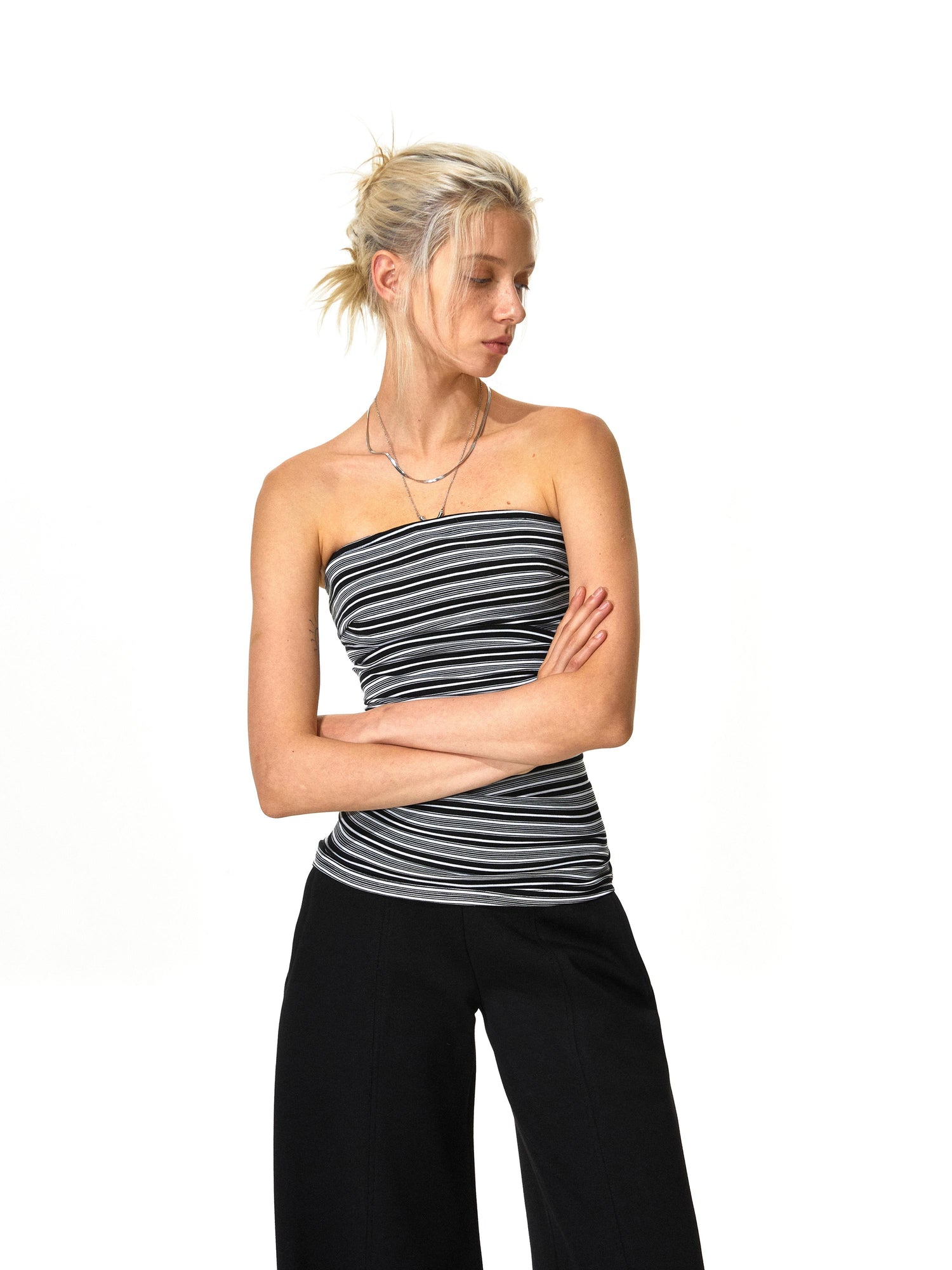 Kvkv Black And White Irregular Stripe Strapless 21