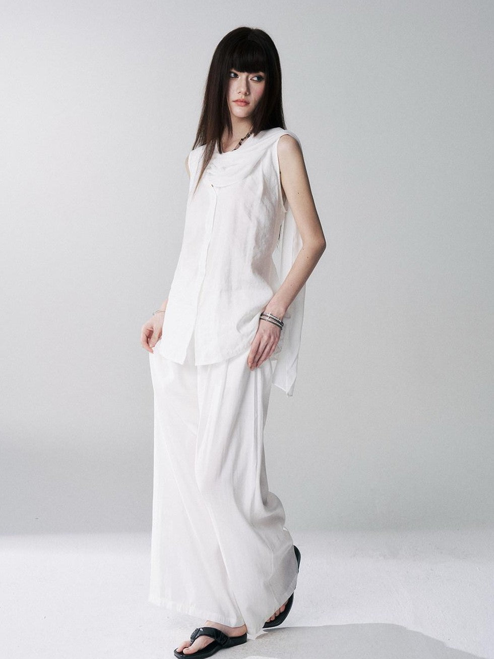 LADYGHOST Black Sleeveless Relaxed Fit Korean Women&