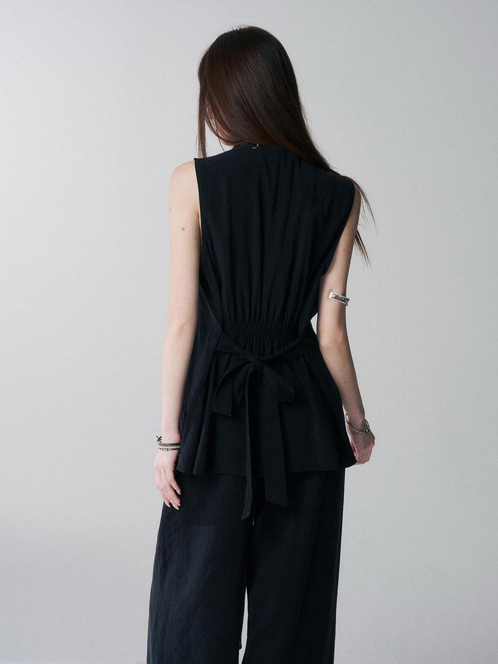 LADYGHOST Black Sleeveless Relaxed Fit Korean Women&