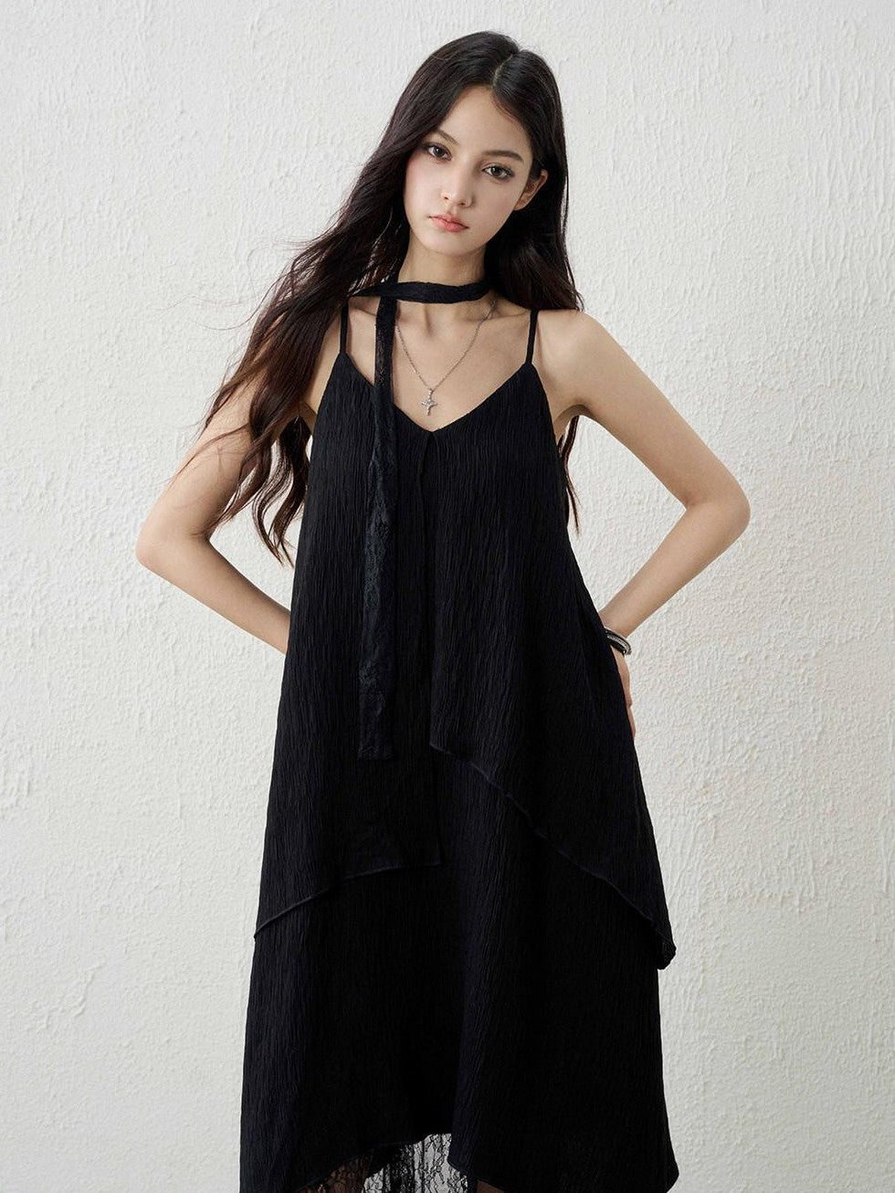 LADYGHOST Ethereal Black V-neck Spaghetti Strap Women&
