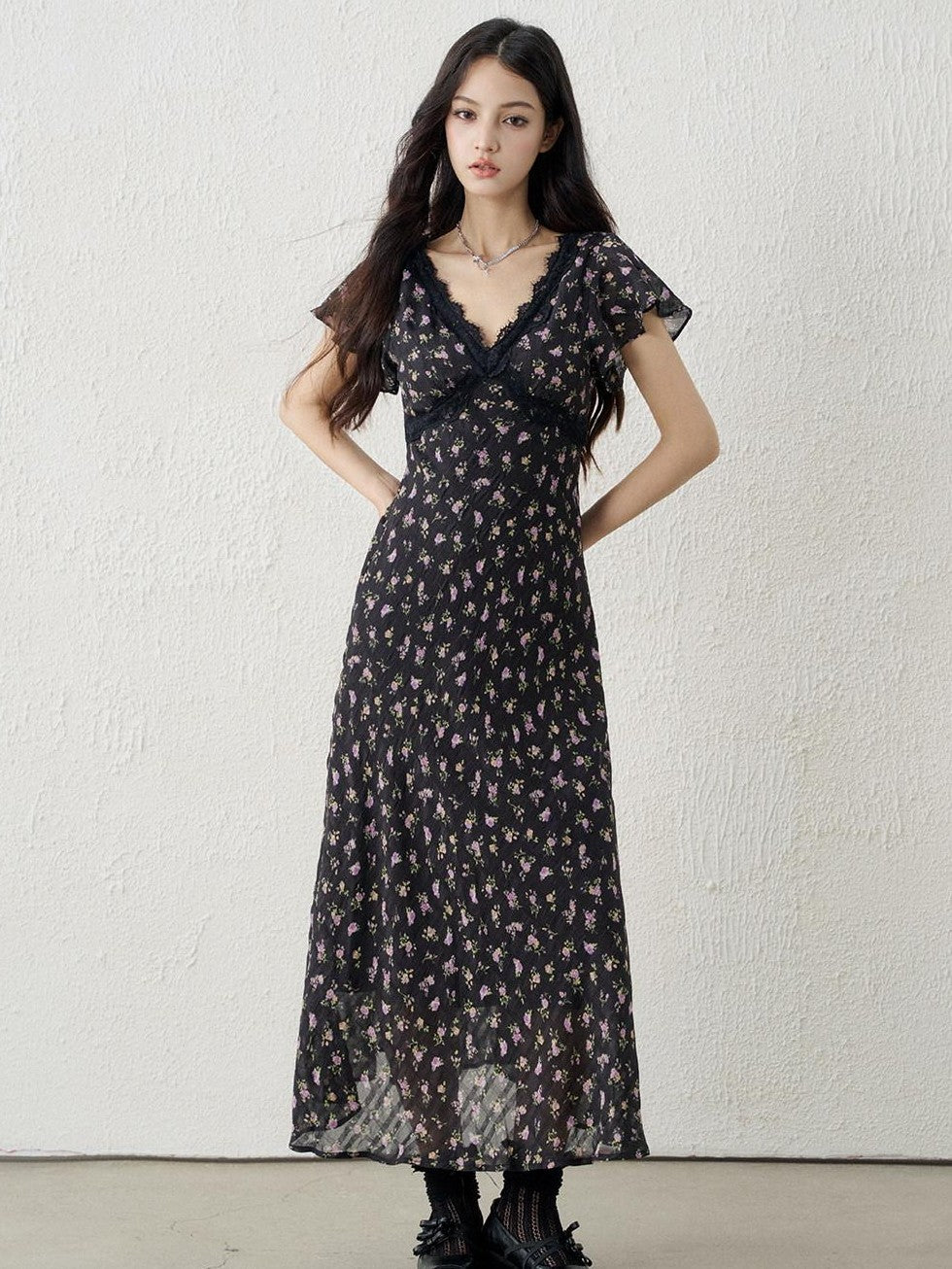 LADYGHOST Ethereal French Black V-neck Floral Women&