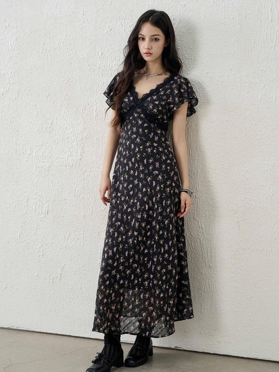 LADYGHOST Ethereal French Black V-neck Floral Women&