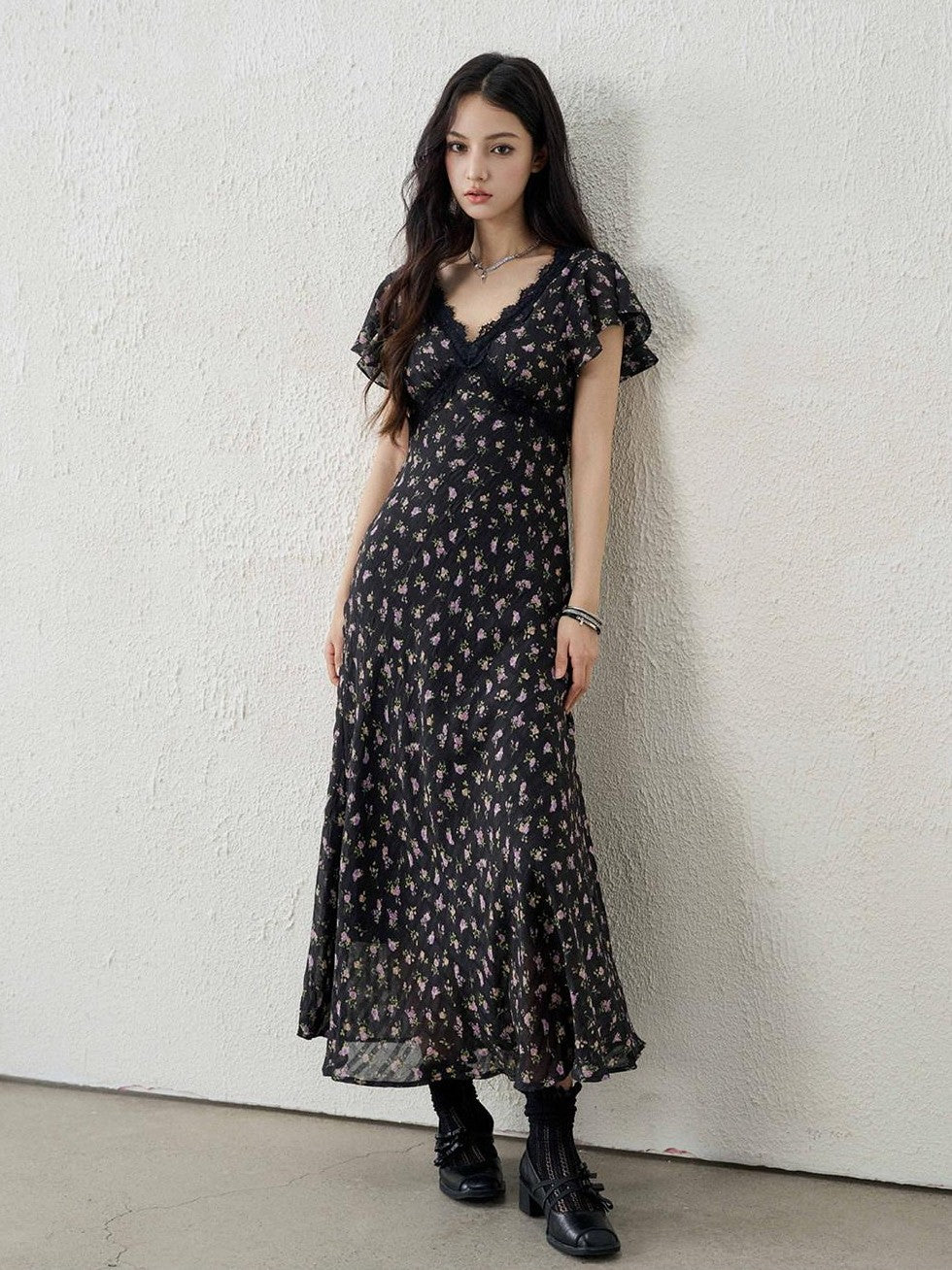 LADYGHOST Ethereal French Black V-neck Floral Women&