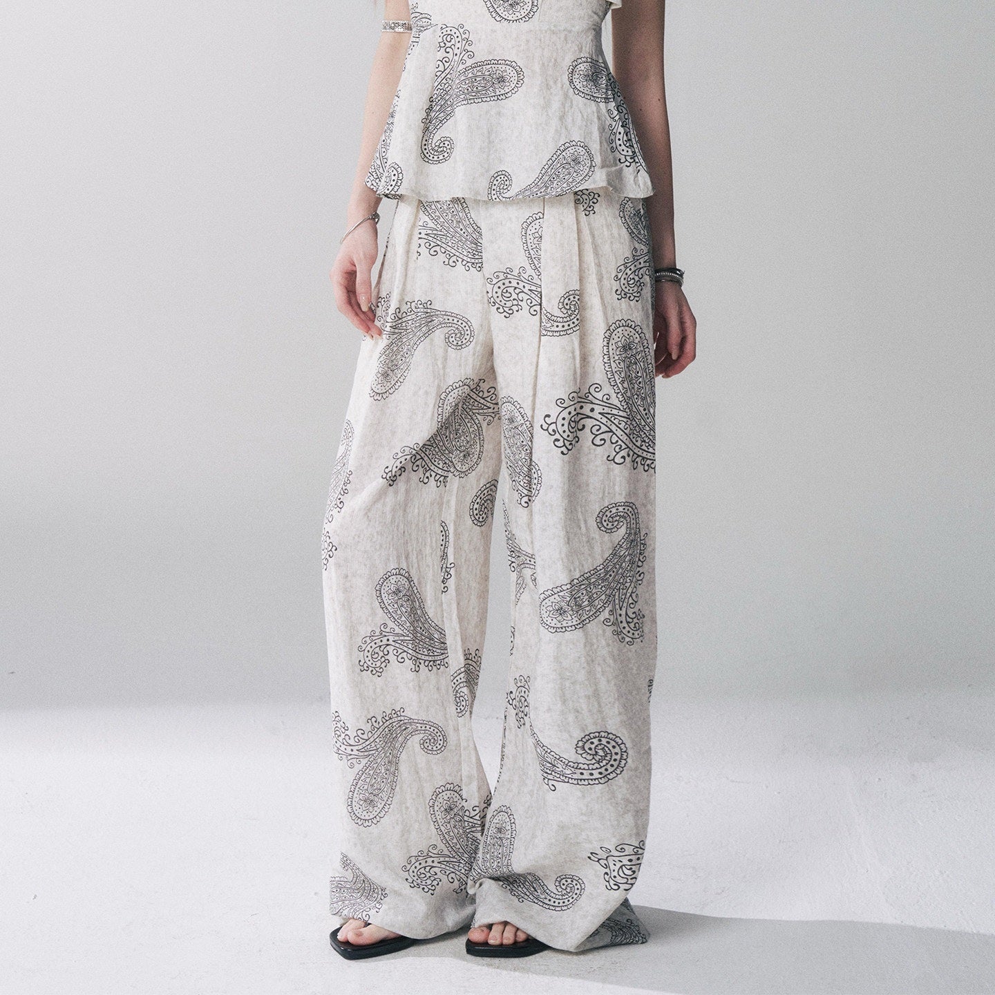 LADYGHOST_Ghost_Girl_Graphic_Korean_Chic_Women&