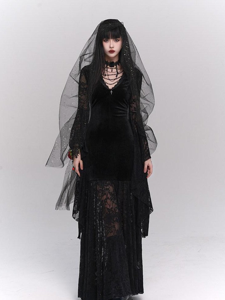 LADYGHOST Ghostly Gothic Lace Figure Flattering Women&