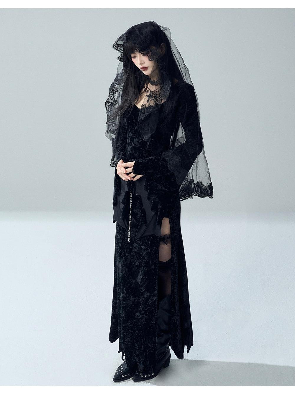 LADYGHOST Gothic Flocking Velvet Sweetheart Split Flare Sleeve Women&