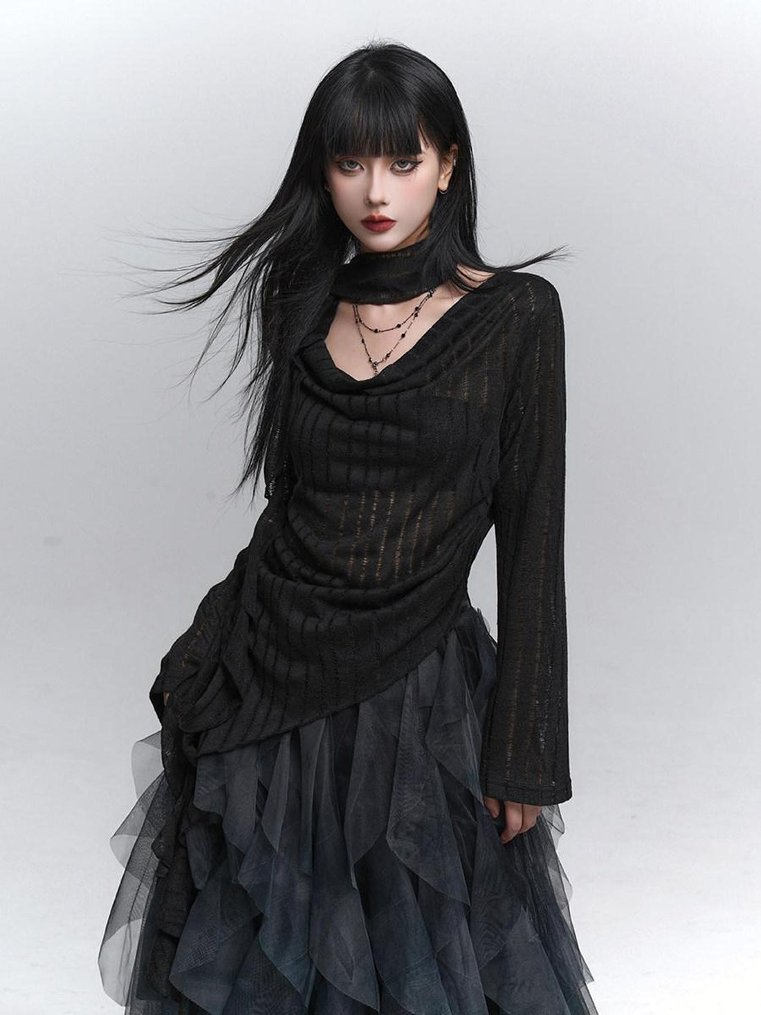 LADYGHOST Scoop Neck Cutout Long Sleeve Women&