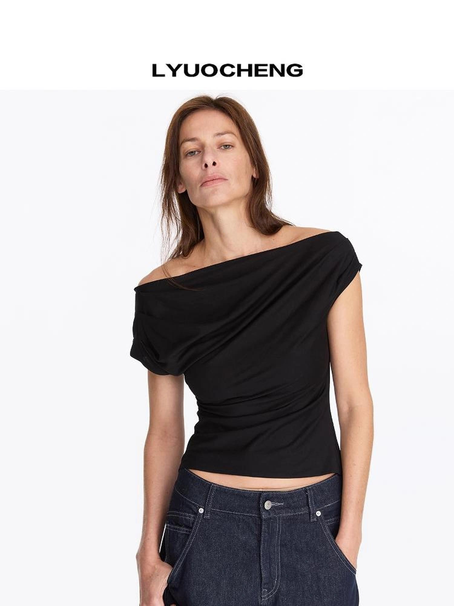LYUOCHENG Asymmetric V-neck Sleeveless Top