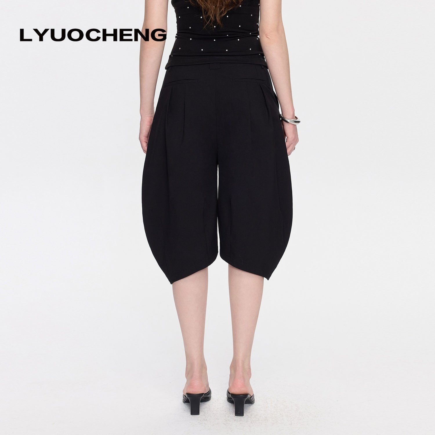 LYUOCHENG_Black_Minimal_Pleated_Cocoon_Loose_Women&