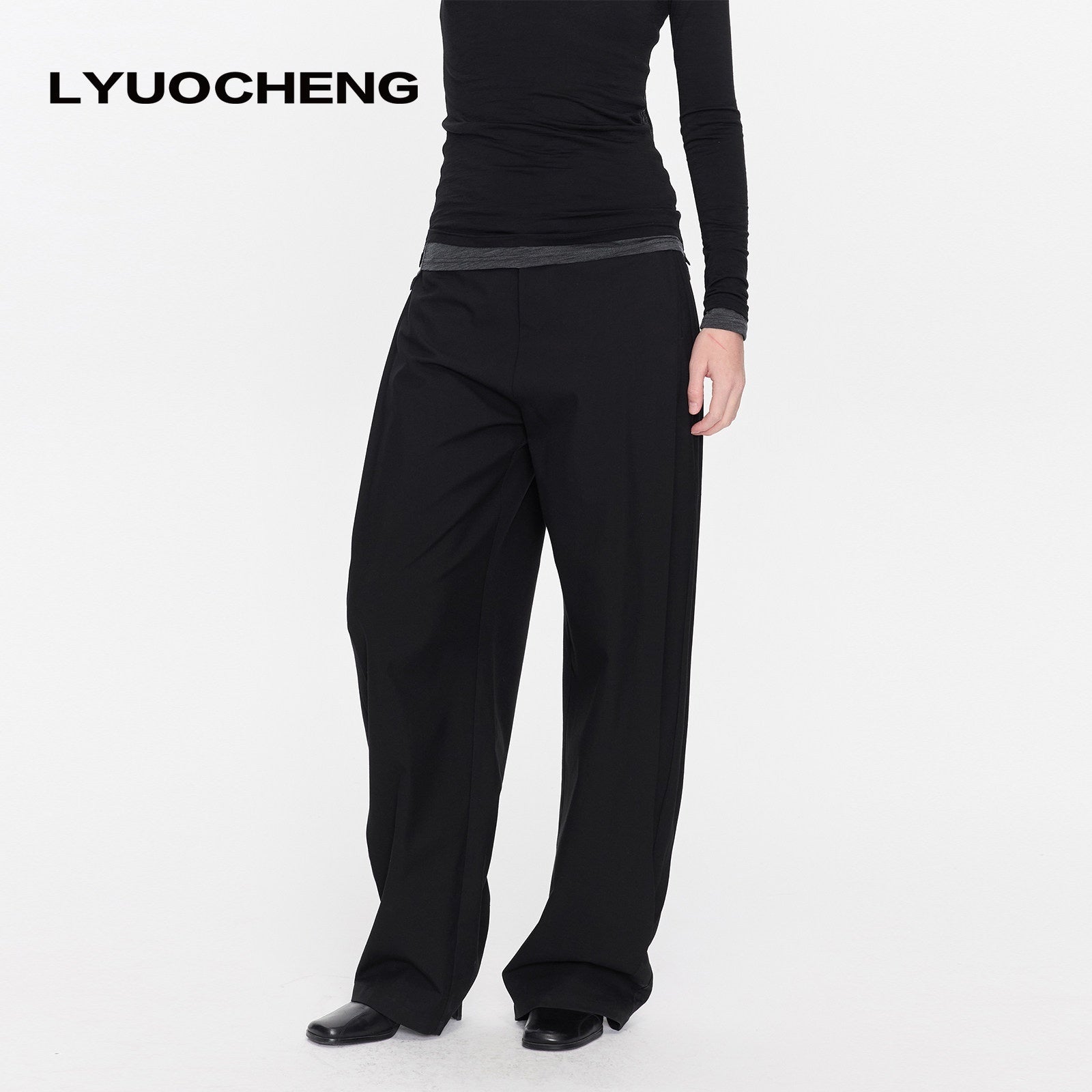 LYUOCHENG_Black_Minimal_Pleated_Tapered_Relaxed_Women&