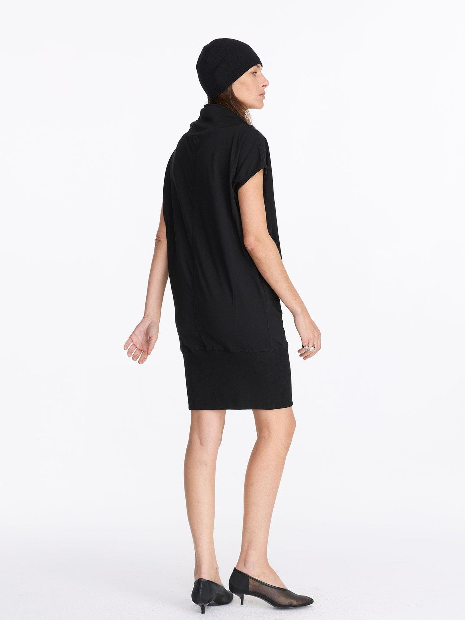 LYUOCHENG Black Scoop Neck H Cut Sleeveless Women&