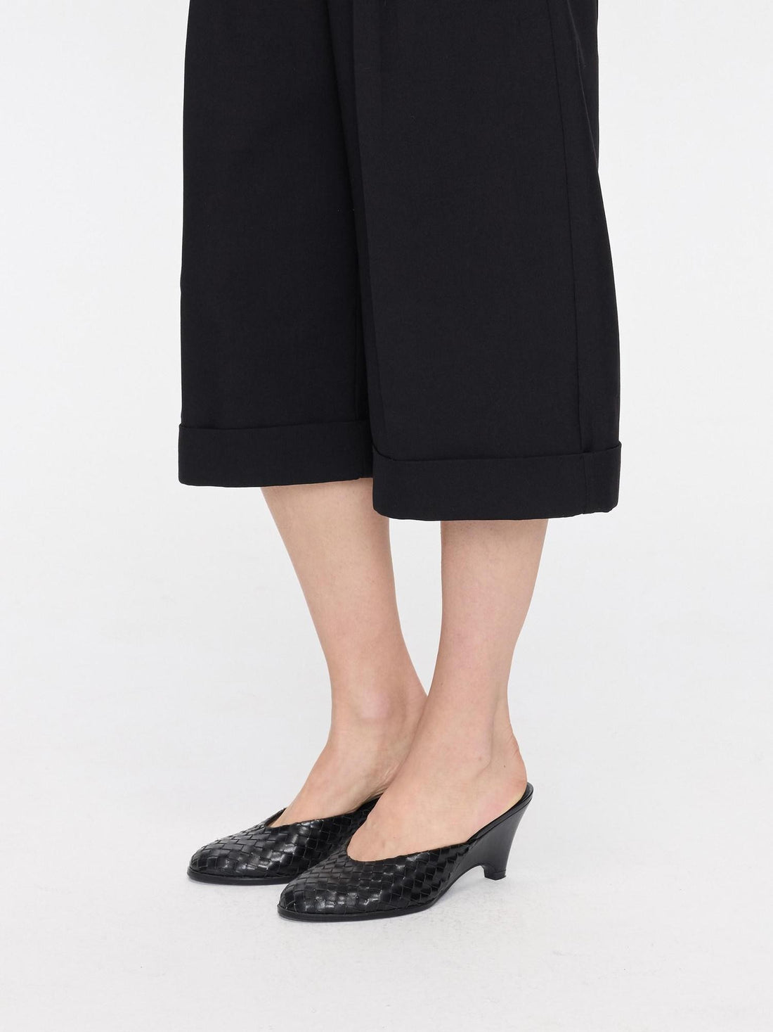 LYUOCHENG Black Woven Pointed Toe Wedge Women&
