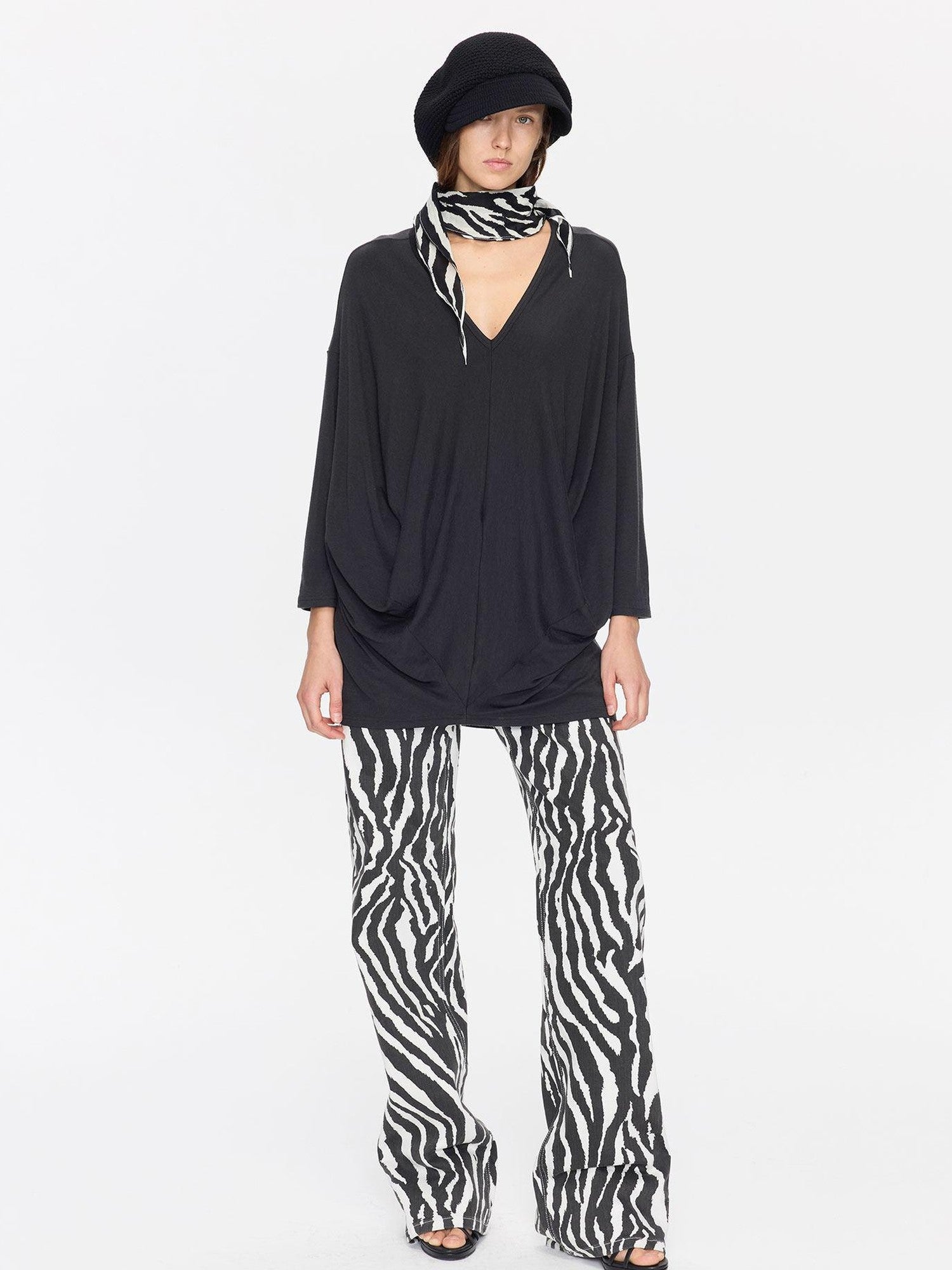 LYUOCHENG Charcoal Irregular V-neck Cocoon Women&