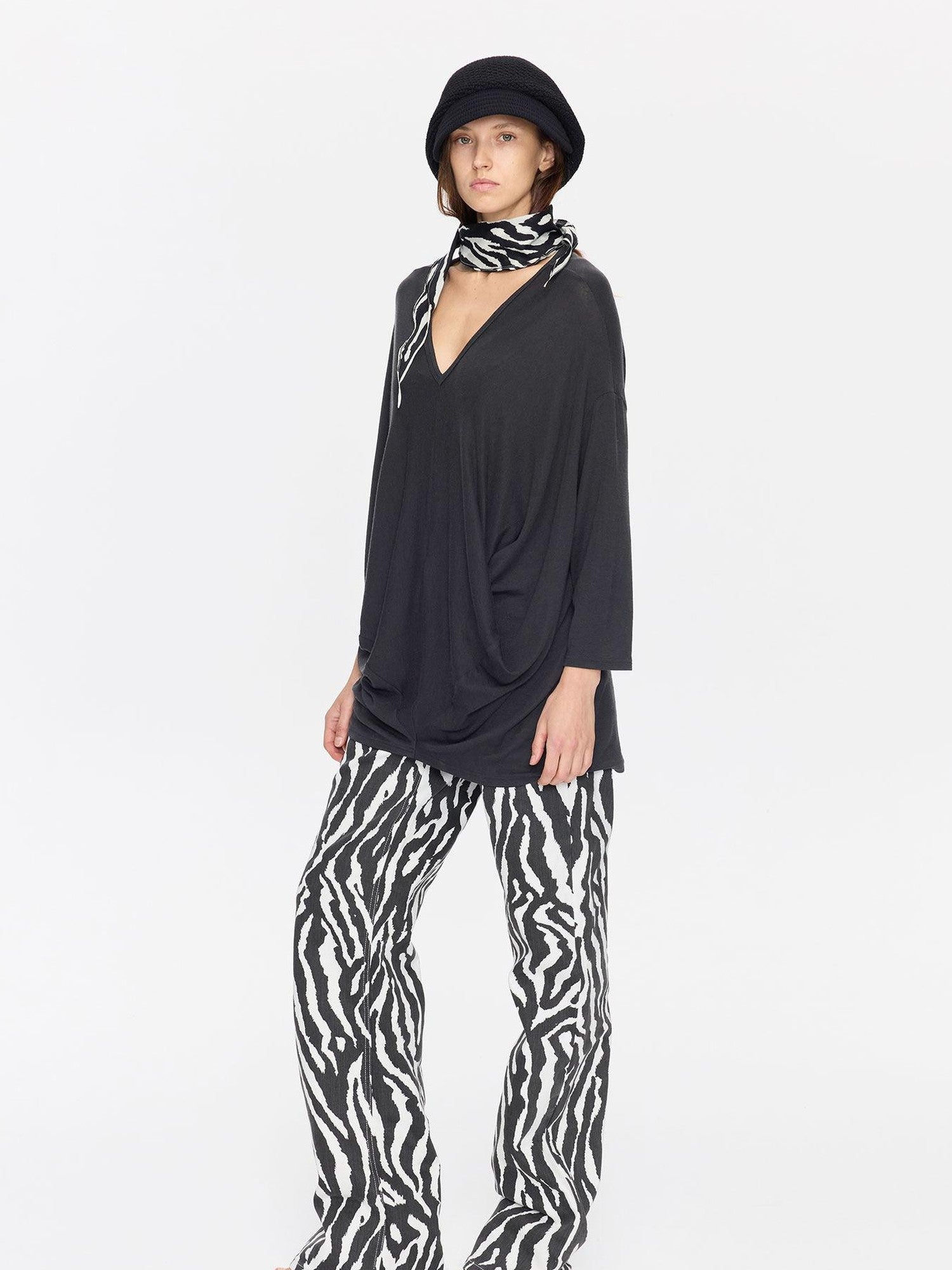 LYUOCHENG Charcoal Irregular V-neck Cocoon Women&