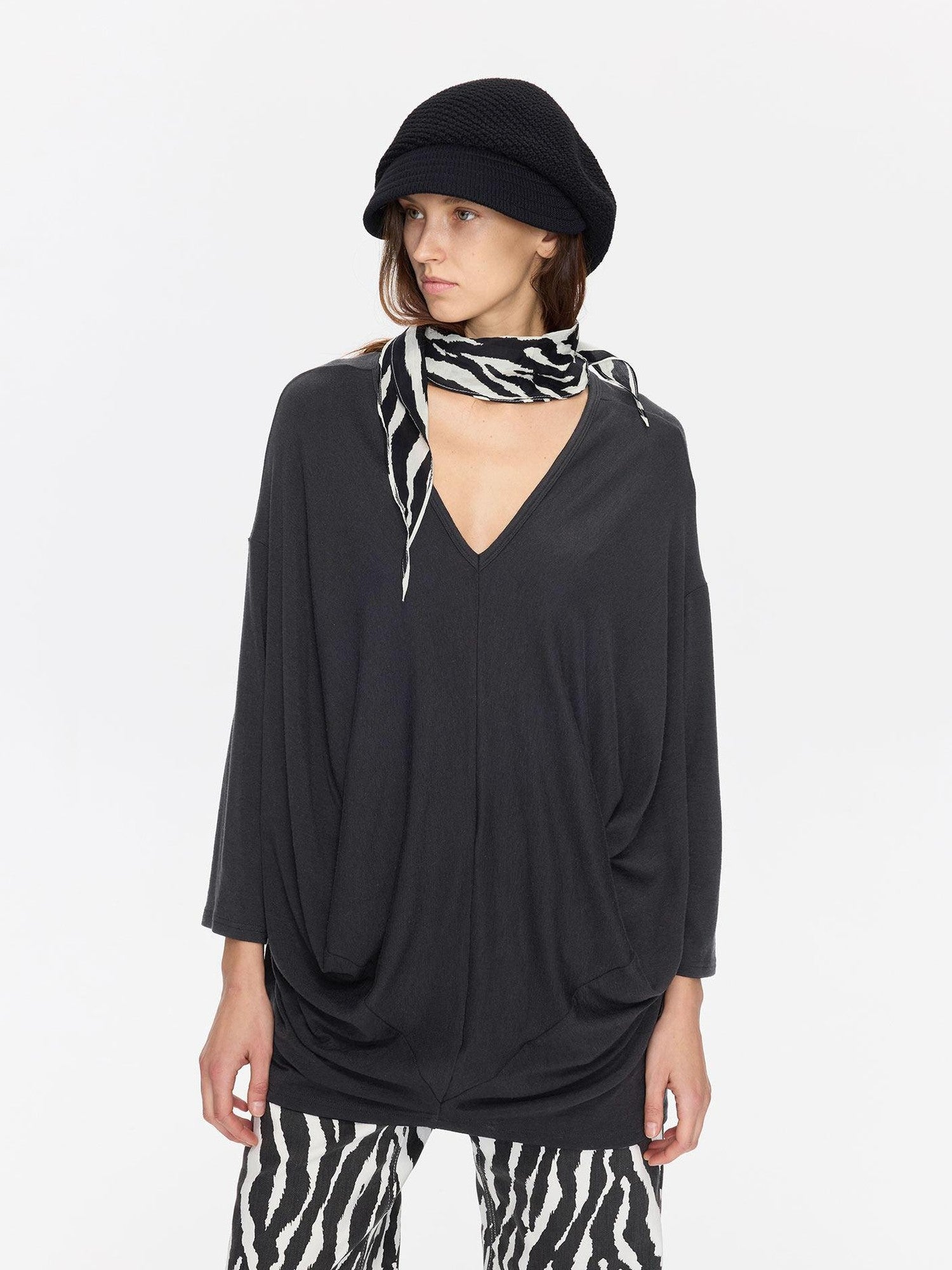 LYUOCHENG Charcoal Irregular V-neck Cocoon Women&