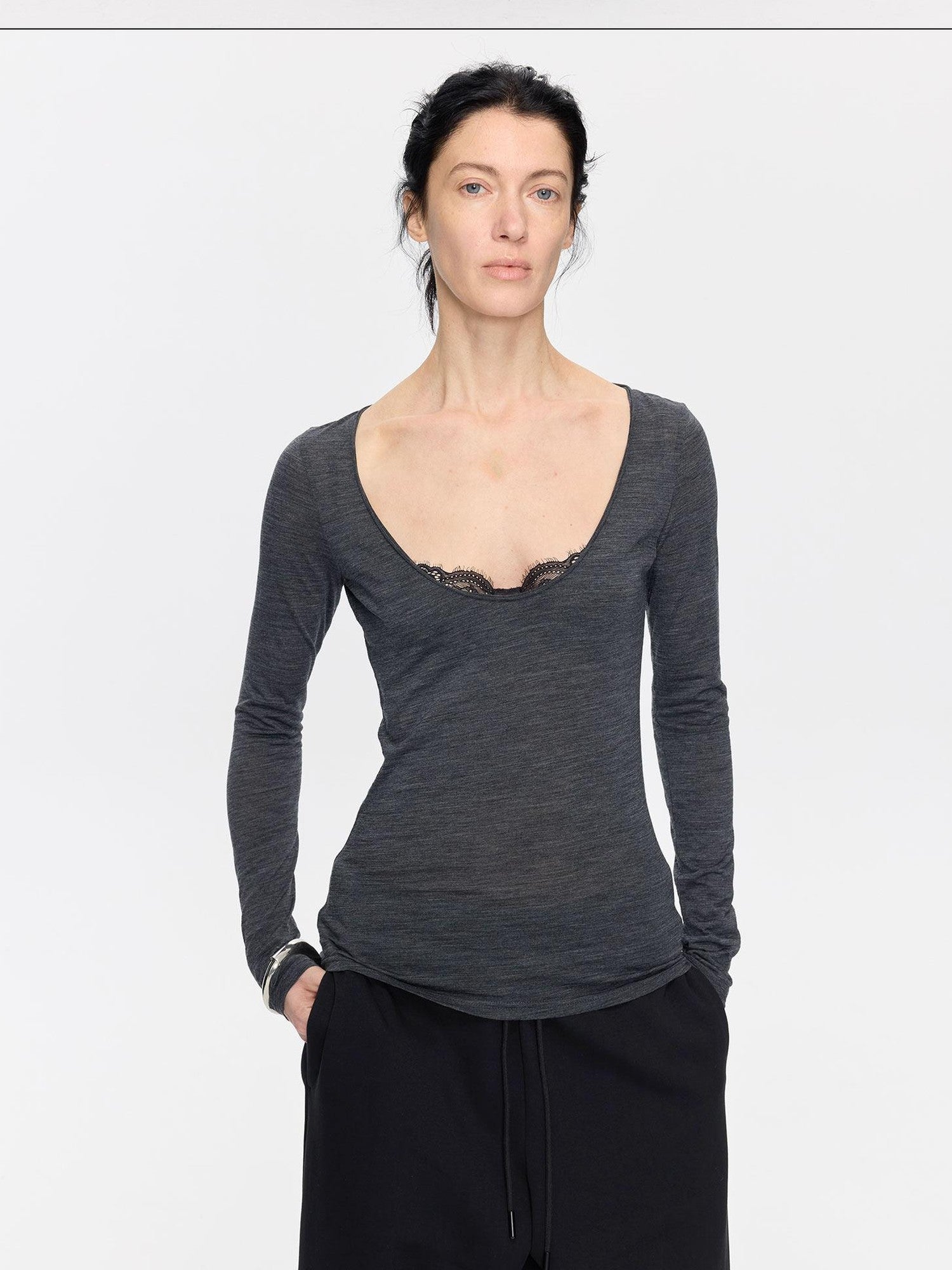 LYUOCHENG Frayed Rolled Edge Wide Crewneck Women&
